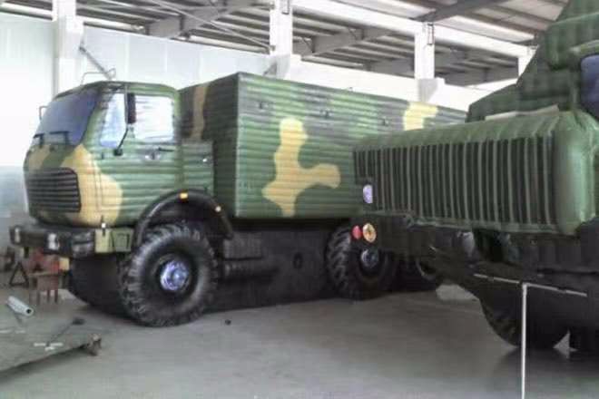 荔波大型军事车